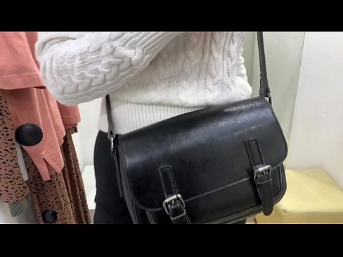 ❤️ Veřejná masturbace mladé feny FeralBerry s dildem ve fitku Porno vk u cs.123sex.ru ❤